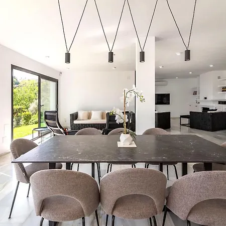 Вилла 4 Bdrms Charming 3 Palms In Elviria, Sea Views! *