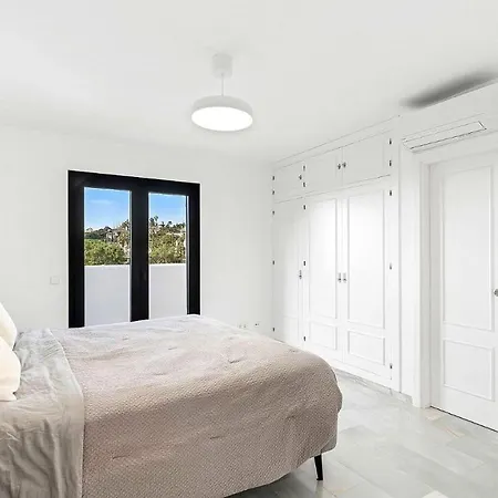 4 Bdrms Charming 3 Palms In Elviria, Sea Views! * Марбелья