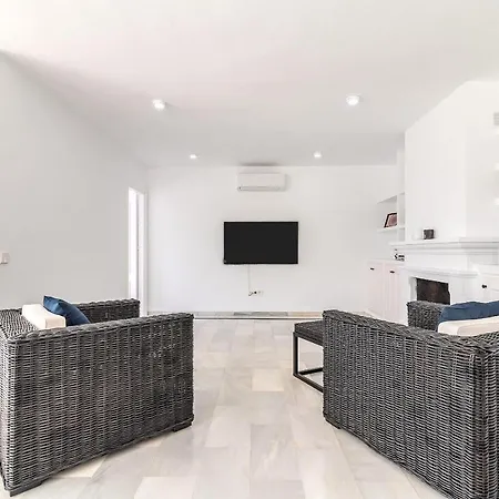 4 Bdrms Charming 3 Palms In Elviria, Sea Views! * Марбелья