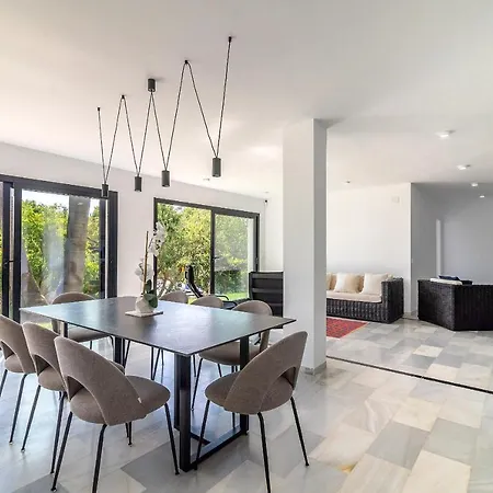 Вилла 4 Bdrms Charming 3 Palms In Elviria, Sea Views! *